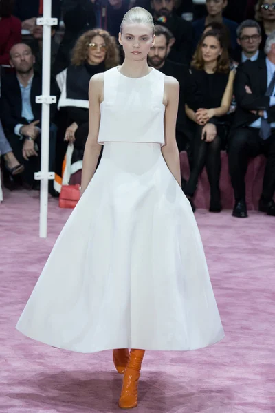 Look 50